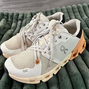 On Cloud Cloudflyer Women’s Sneakers 9 regular